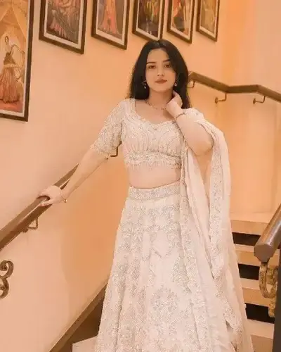 Escort Mauranipur